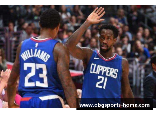 NBA西岸较量：勇士对决快船，擦出火花！